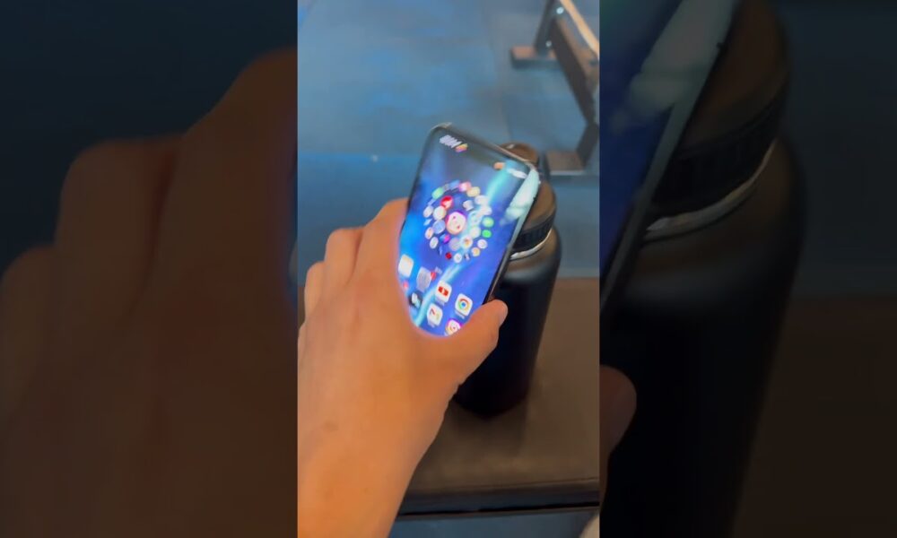 Esta garrafinha com suporte de celular é muito top